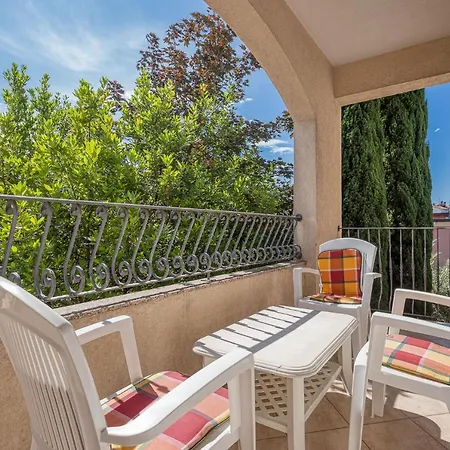 House Laura 200m From The Beach And The Center * Porec