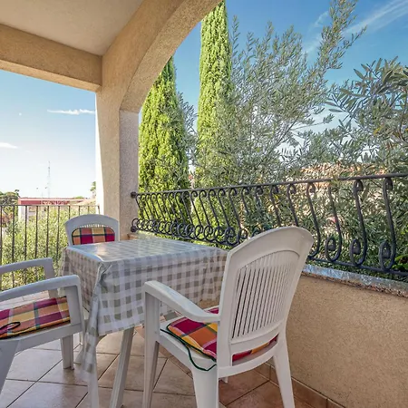 Apartament House Laura 200m From The Beach And The Center *